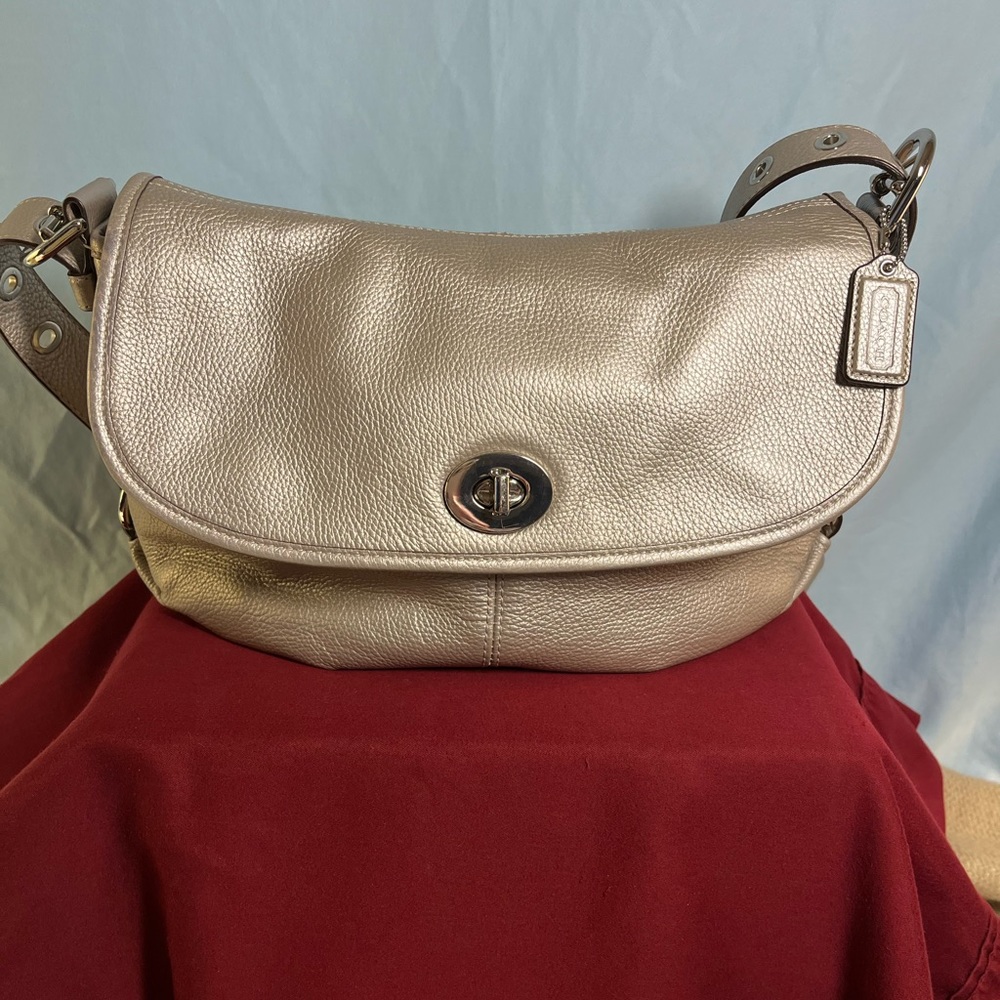 Coach Gold tone EUC Hobo bag with Turnlock close